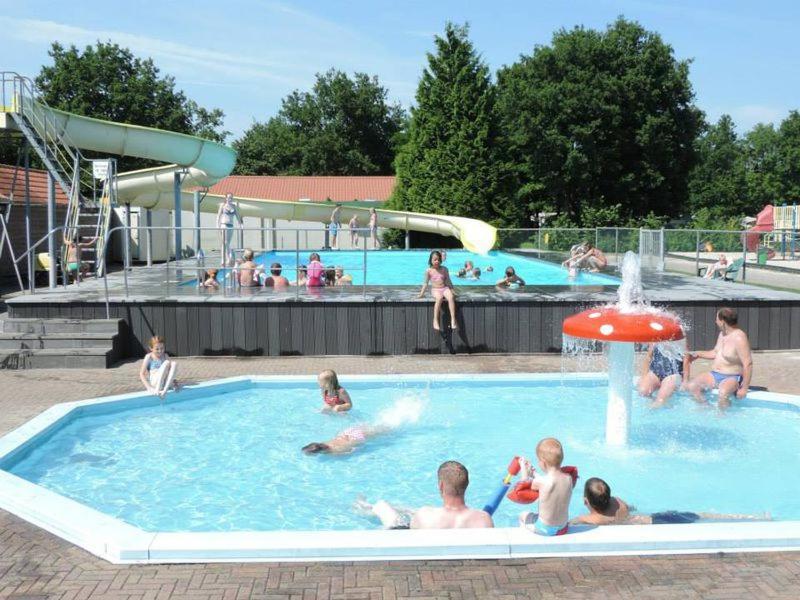 Mulder'S Vakantiehuis, Jaarplaats 108 Op Recreatiepark De Tien Heugten Schoonloo Exterior photo